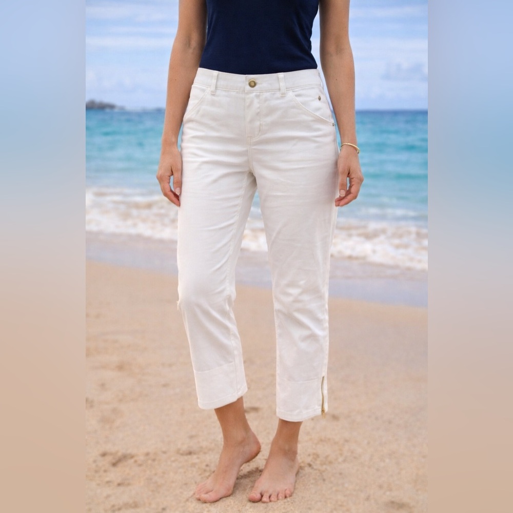 Zenergy by Chico’s White Cropped Pants Ankle Zip Stretch Size 1 (Medium)